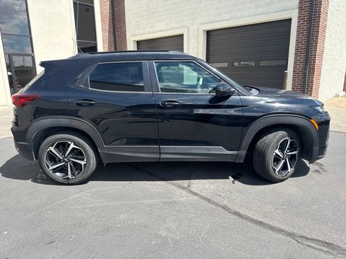Used 2021 Chevrolet TrailBlazer RS w/ Technology Package FWD image 9