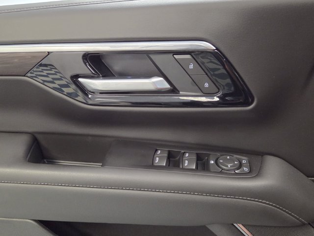Used 2026 Chevrolet Suburban LS RWD image 27