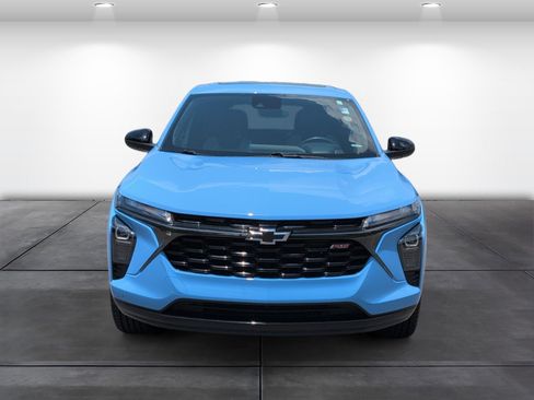 Used 2024 Chevrolet Trax RS w/ Sunroof Package FWD image 6