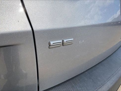 Used 2022 Ford Escape SE w/ SE Sport Appearance Package image 21