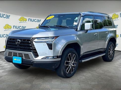 Used 2024 Lexus GX 550 w/ Accessory Package (2T) AWD/4WD image 3