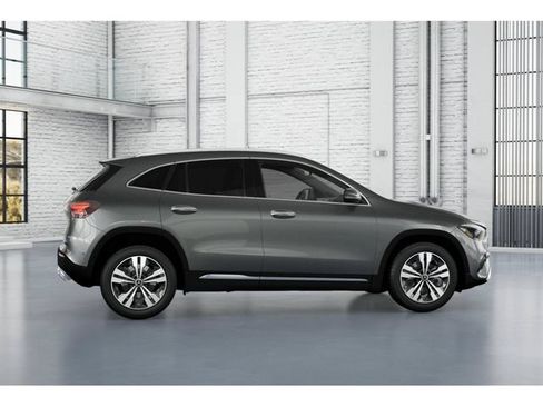 New 2026 Mercedes-Benz GLA 250 4MATIC image 17