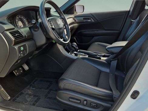 Used 2016 Honda Accord Sport image 9