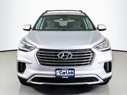 Used 2017 Hyundai Santa Fe SE image 2