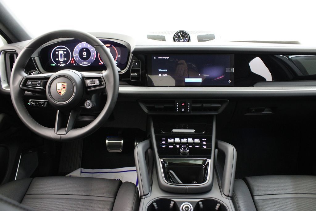 Used 2025 Porsche Cayenne S AWD/4WD image 17