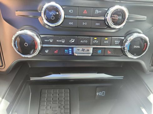 New 2026 Ford F250 Platinum w/ Tremor Off-Road Package AWD/4WD image 23
