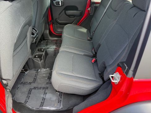 Used 2024 Jeep Wrangler Sport S image 11