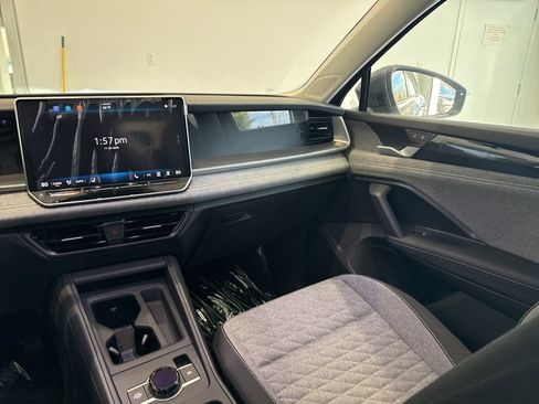 New 2026 Volkswagen Tiguan SE AWD/4WD image 12