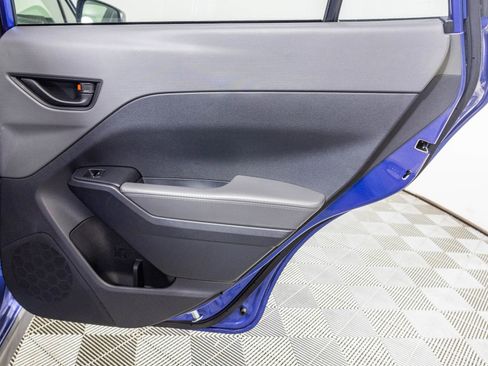 Used 2025 Subaru Crosstrek 2.0i Premium image 40