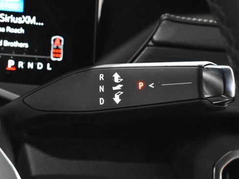 Used 2025 GMC Acadia Elevation image 14