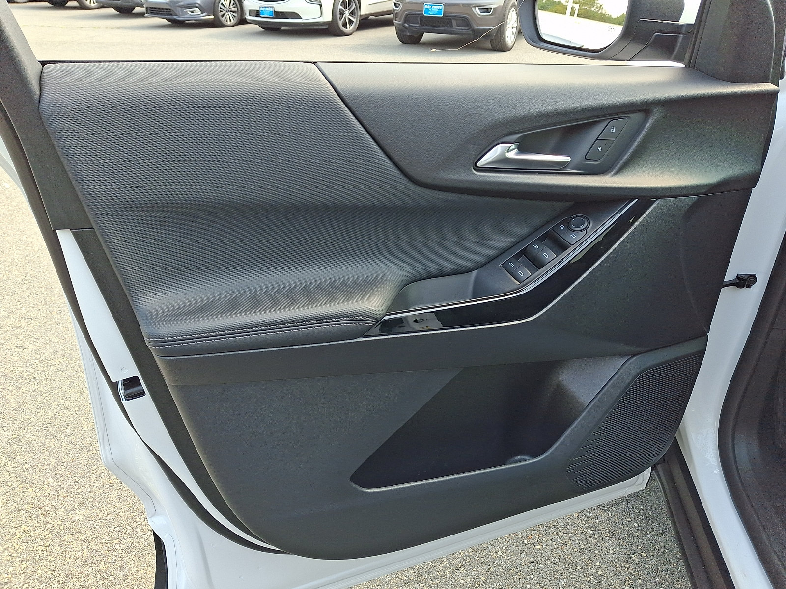 Certified 2026 Chevrolet Equinox LT AWD/4WD image 12