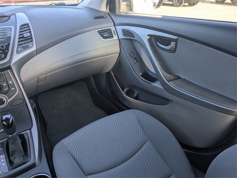 Used 2016 Hyundai Elantra SE image 15