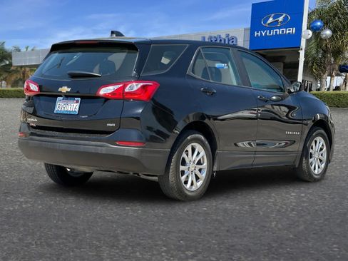 Used 2020 Chevrolet Equinox LS AWD/4WD image 3