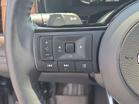 Used 2023 Nissan Pathfinder Platinum AWD/4WD image 23