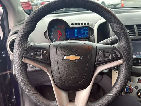 Used 2016 Chevrolet Sonic LT w/ Fun and Sun Package image 17