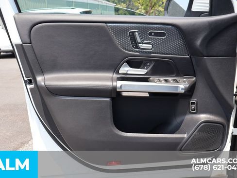 Used 2024 Mercedes-Benz GLB 250 image 11