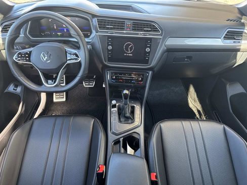 Certified 2024 Volkswagen Tiguan SE R-Line image 9