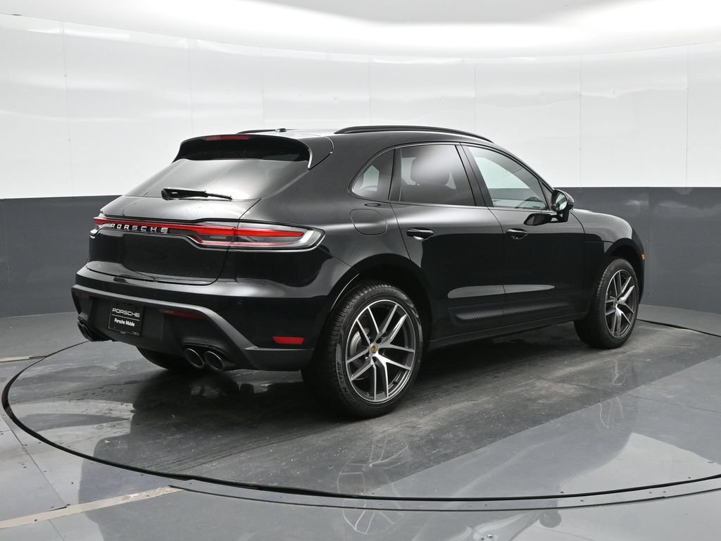 Certified 2026 Porsche Macan AWD/4WD image 7