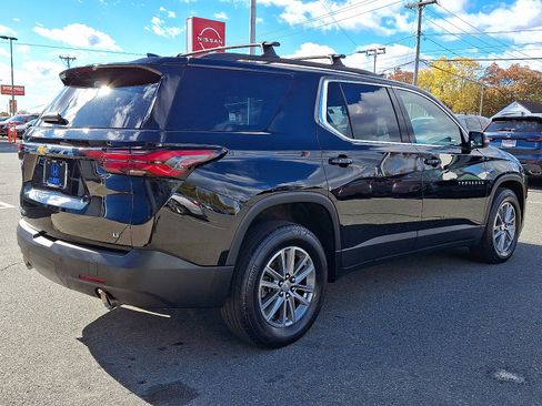 Used 2022 Chevrolet Traverse LT image 4