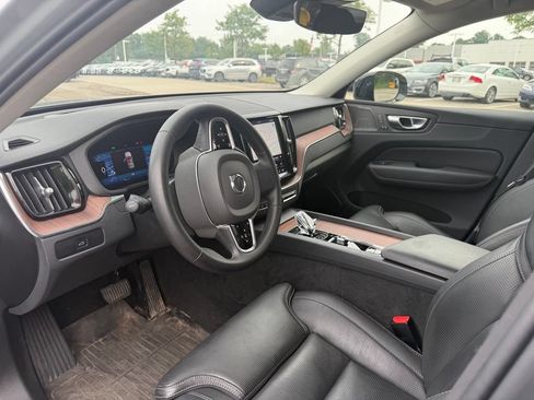 Used 2024 Volvo XC60 B5 Ultimate w/ Protection Package Premier AWD/4WD image 9