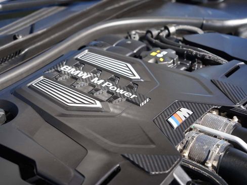 Used 2023 BMW M5 image 32