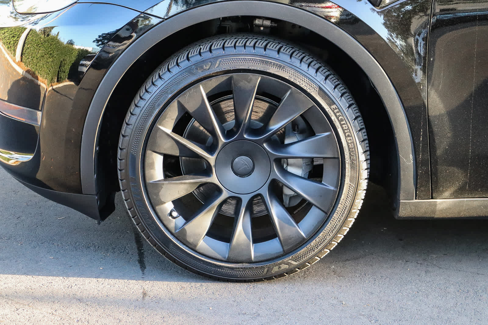 Used 2024 Tesla Model Y Long Range AWD/4WD image 11