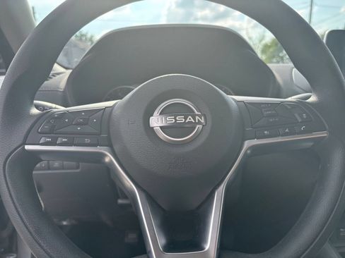 Used 2025 Nissan Sentra SV FWD image 27