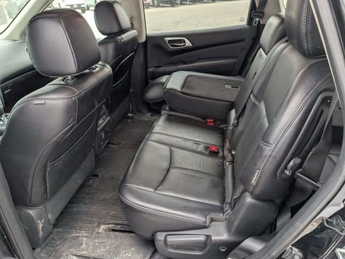 Used 2018 Nissan Pathfinder SL image 13