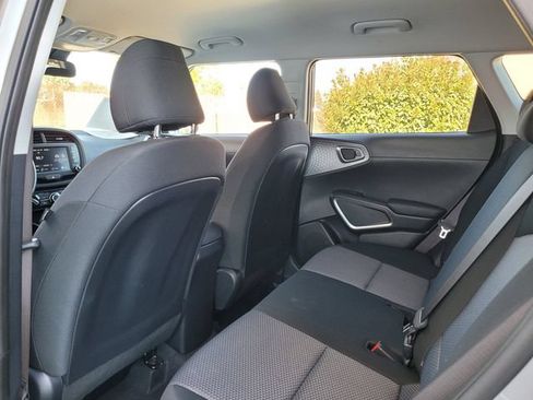 Certified 2025 Kia Soul LX w/ LX Technology Package FWD image 16