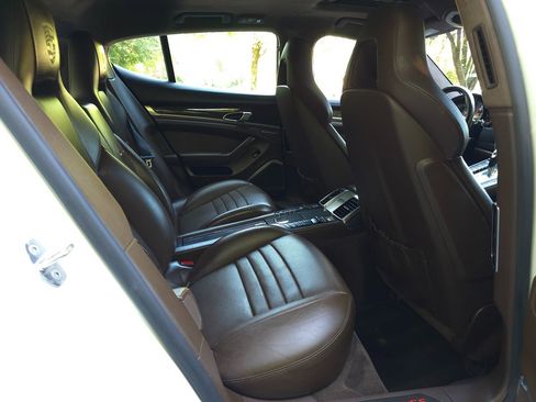 Used 2016 Porsche Panamera GTS w/ Premium Package Plus image 18