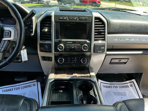 Used 2019 Ford F350 Lariat w/ Lariat Value Package AWD/4WD image 13