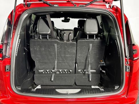 Used 2025 Chrysler Pacifica Select image 19