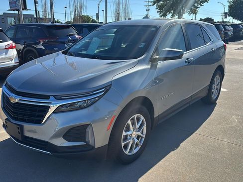 Used 2024 Chevrolet Equinox LT AWD/4WD image 3