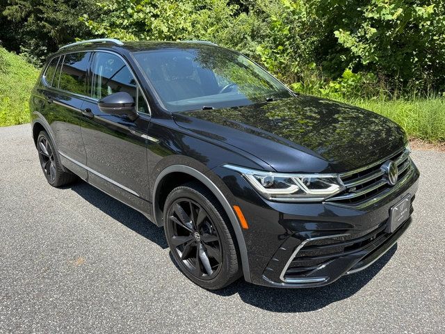 Used 2022 Volkswagen Tiguan SEL R-Line AWD/4WD image 4