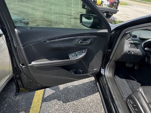 Used 2018 Chevrolet Impala LT FWD image 6