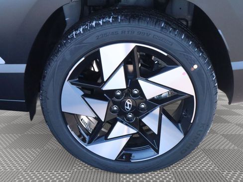 New 2026 Hyundai Kona Limited FWD image 5