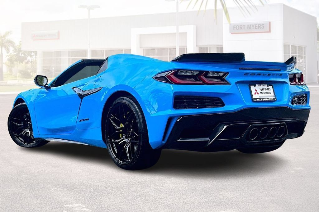 Used 2024 Chevrolet Corvette Z06 RWD image 25