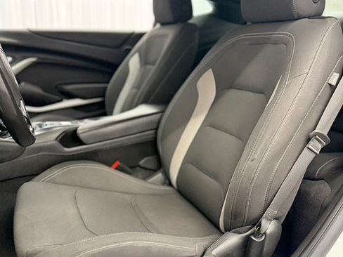 Used 2021 Chevrolet Camaro LT RWD image 18