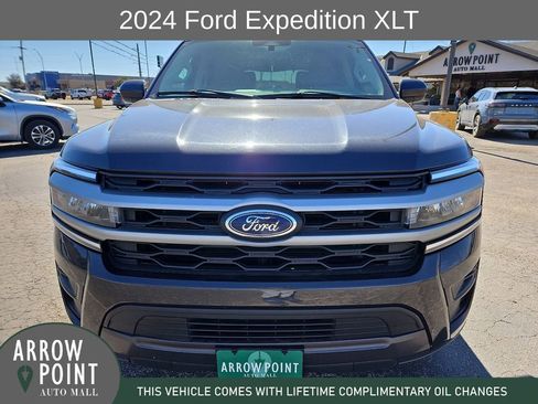 Used 2024 Ford Expedition XLT image 3