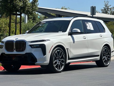 Certified 2024 BMW X7 xDrive40i w/ M Sport Package AWD/4WD image 9