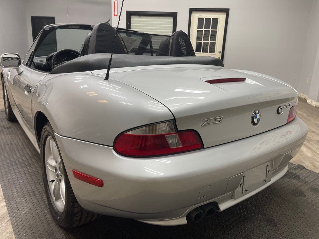Used 2000 BMW Z3 2.5i RWD image 11