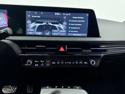 Certified 2023 Kia EV6 GT-Line AWD/4WD image 27