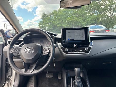 Used 2025 Toyota Corolla LE FWD image 20