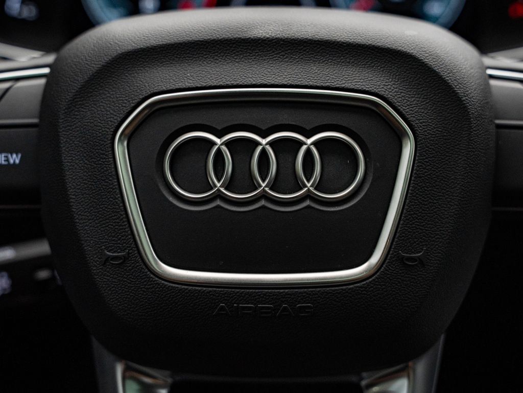 Used 2023 Audi Q7 3.0T Premium Plus AWD/4WD image 33