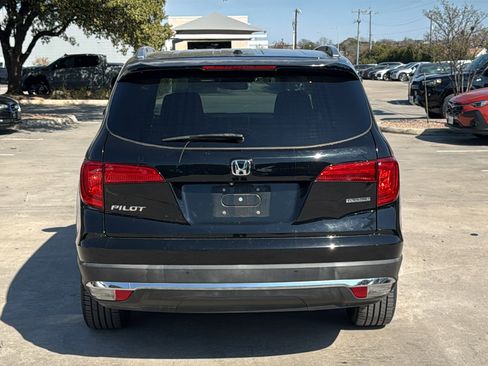 Used 2018 Honda Pilot Touring image 6