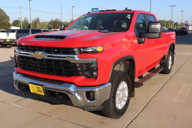 Used 2025 Chevrolet Silverado 2500 LT w/ Leather Package AWD/4WD image 1