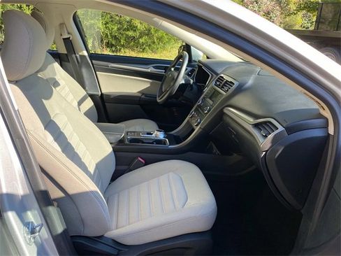 Used 2018 Ford Fusion S image 33