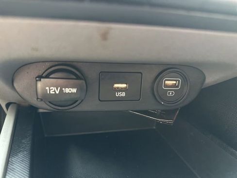 Used 2022 Hyundai Elantra SEL w/ Preferred Accessory Package FWD image 34