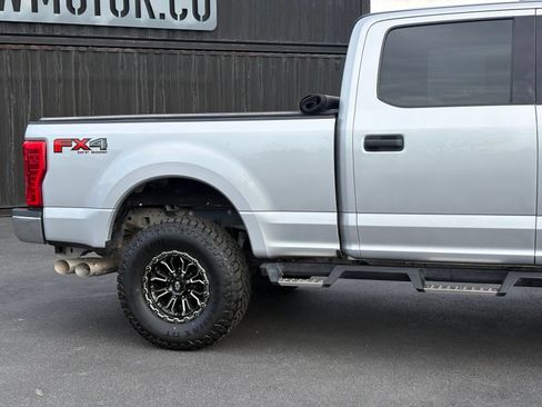 Used 2019 Ford F250 XLT w/ XLT Value Package AWD/4WD image 4