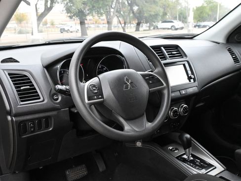 Used 2024 Mitsubishi Outlander Sport ES image 17